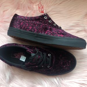 Vans Purple Velvet Leopard off The Wall 9.5